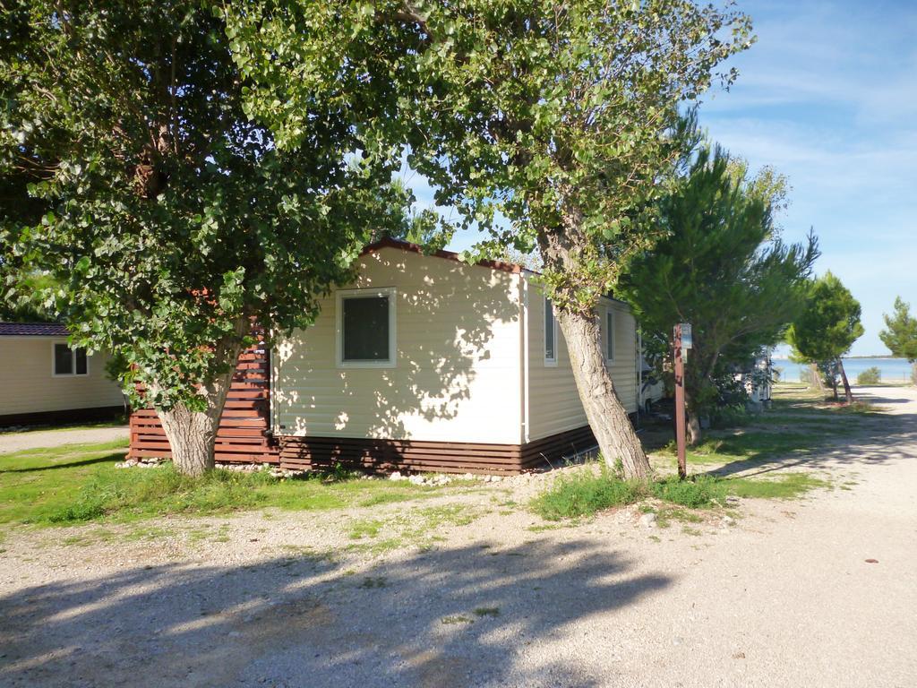 Campsite Pisak - Mobile Homes By The Sea Seline Exterior photo